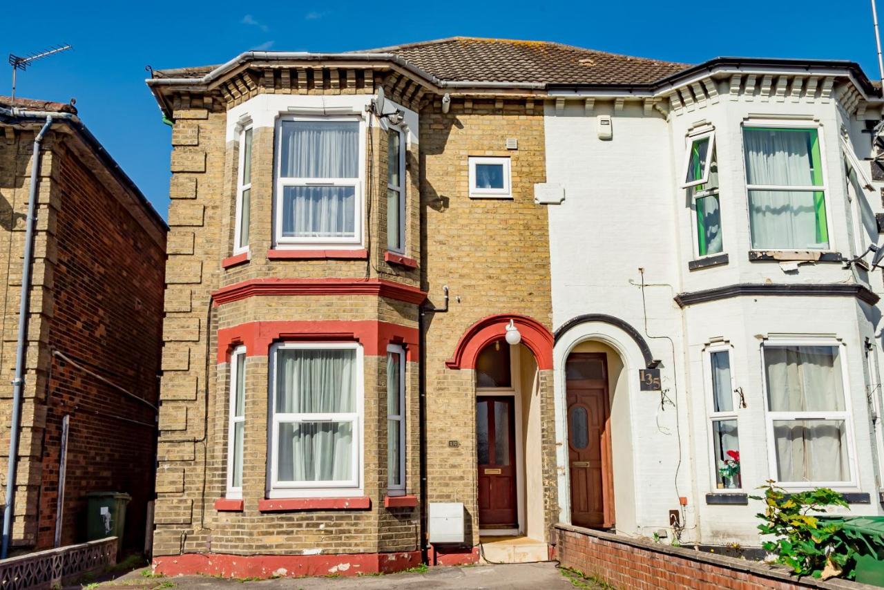 Shirley House: Self-Catering Haven Near Southampton Central Exterior photo