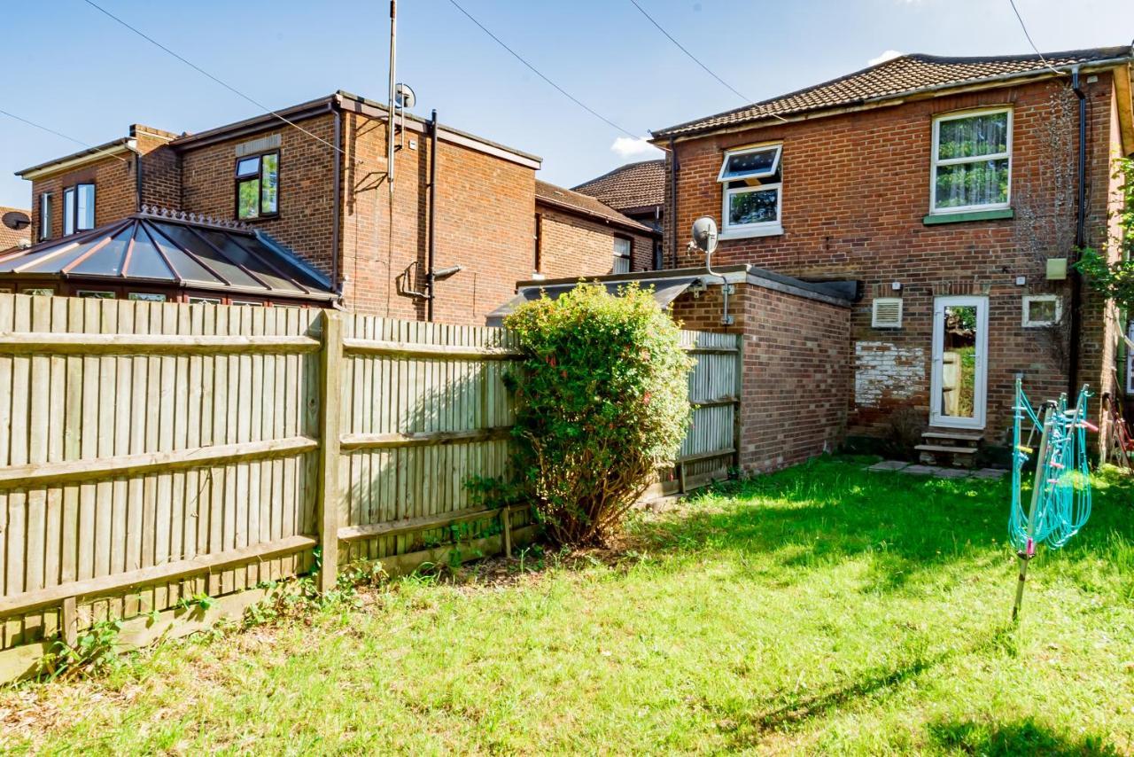 Shirley House: Self-Catering Haven Near Southampton Central Exterior photo
