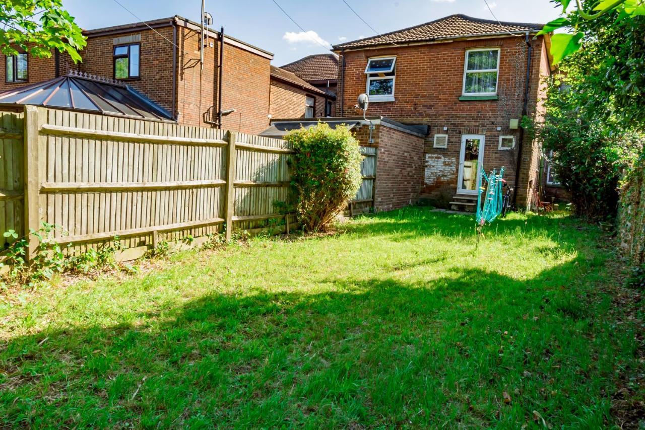 Shirley House: Self-Catering Haven Near Southampton Central Exterior photo